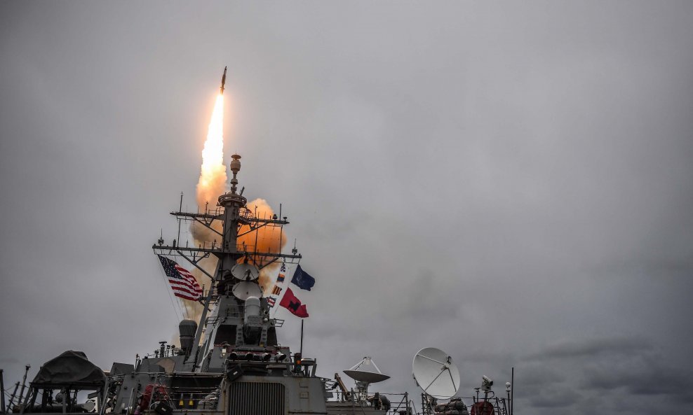 Ilustracija / USS Cook ispaljuje projektil