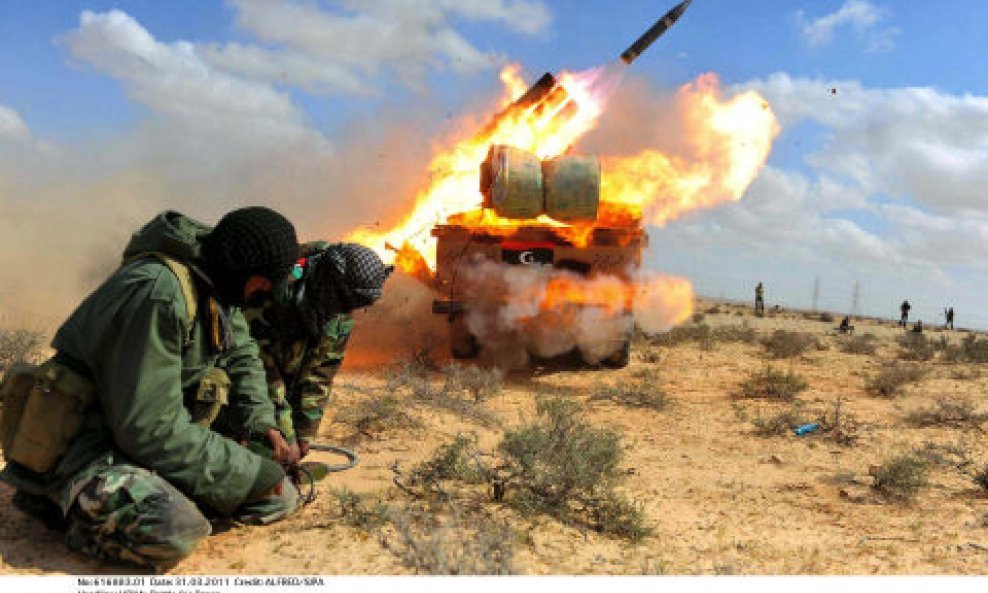 Libija pobunjenici rakete