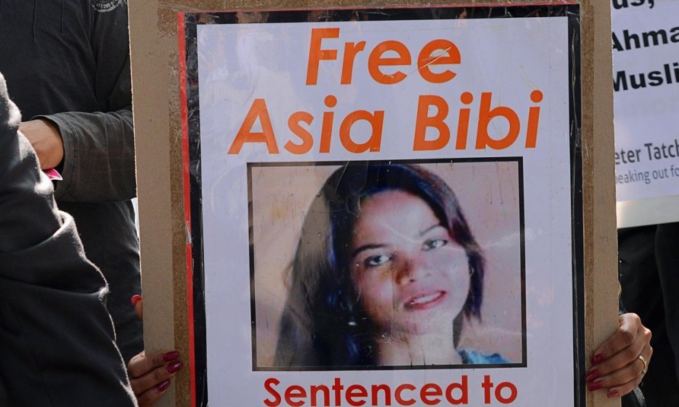 Asia Bibi na smrtnu je kaznu zbog blasfemije osuđena 2010.