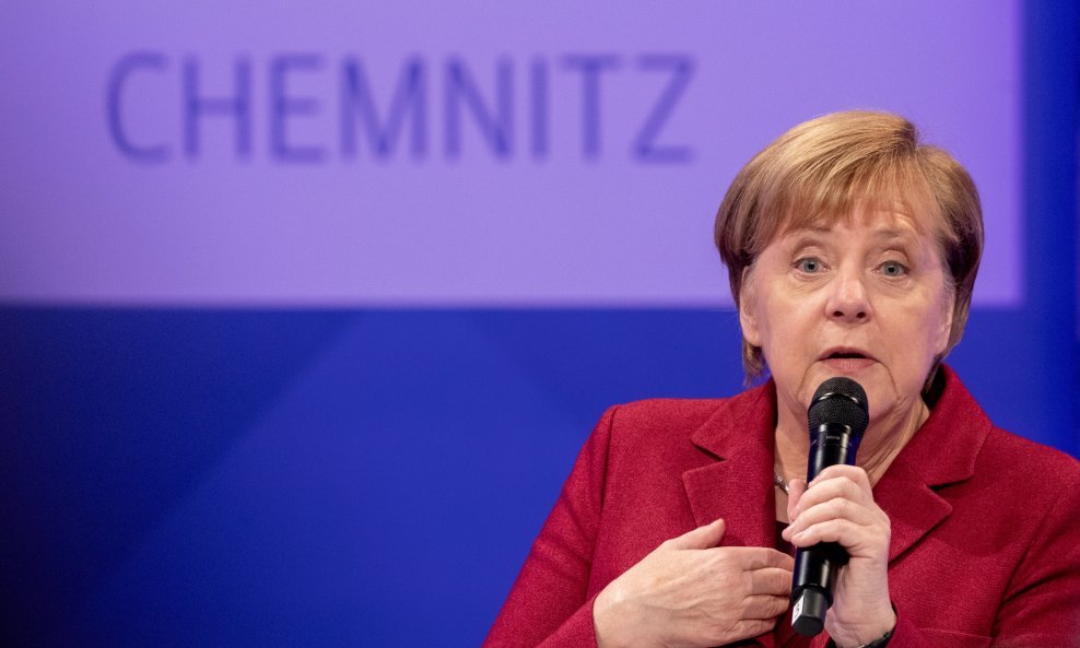 Merkel: Potpuno preuzimamo odgovornost za zločine koje su u Grčkoj počinili nacionalsocijalisti