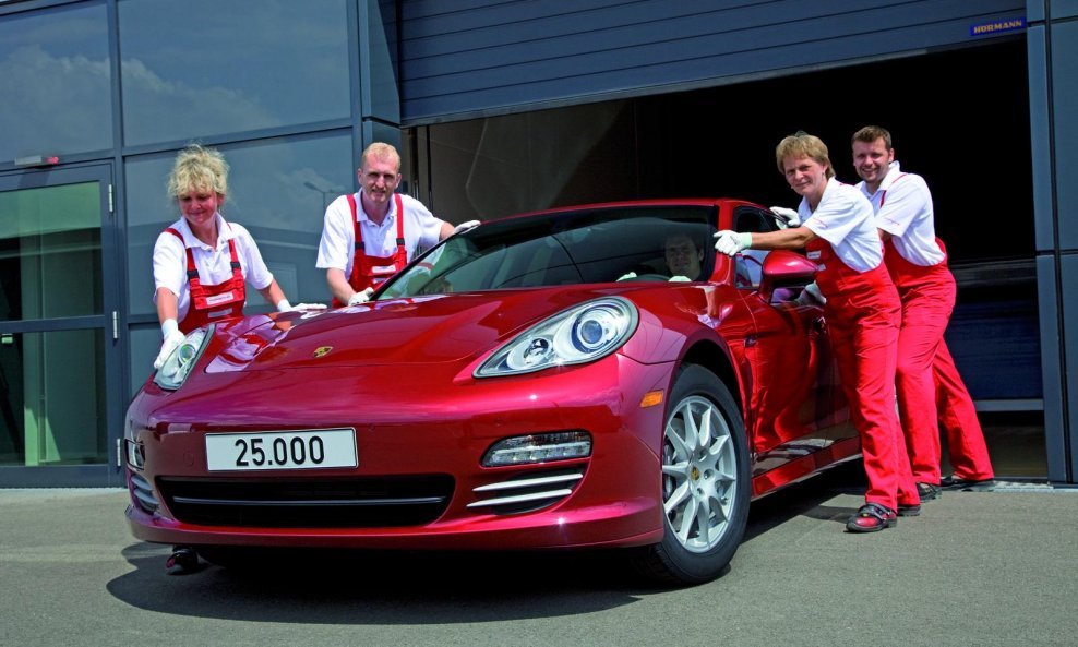The-Anniversary-Vehicle-Ruby-red-Porsche-Panamera
