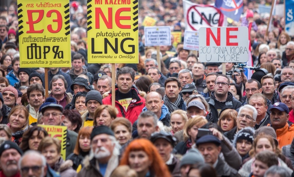 Prosvjed protiv LNG terminala