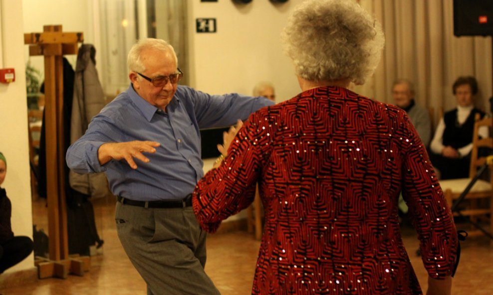 Plesno natjecanje 80-godišnjaka u rock'n'roll-u (1)