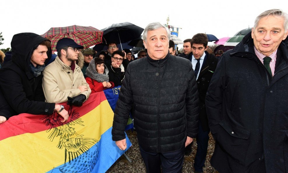 Antonio Tajani na komemoraciji gdje je izazvao skandal.