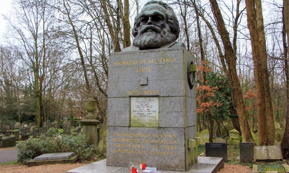 Spomenik Karlu Marxu na groblju Highgate