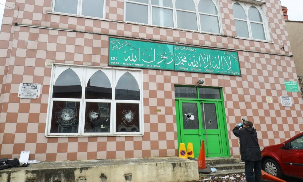 Napad na džamiju u Birminghamu