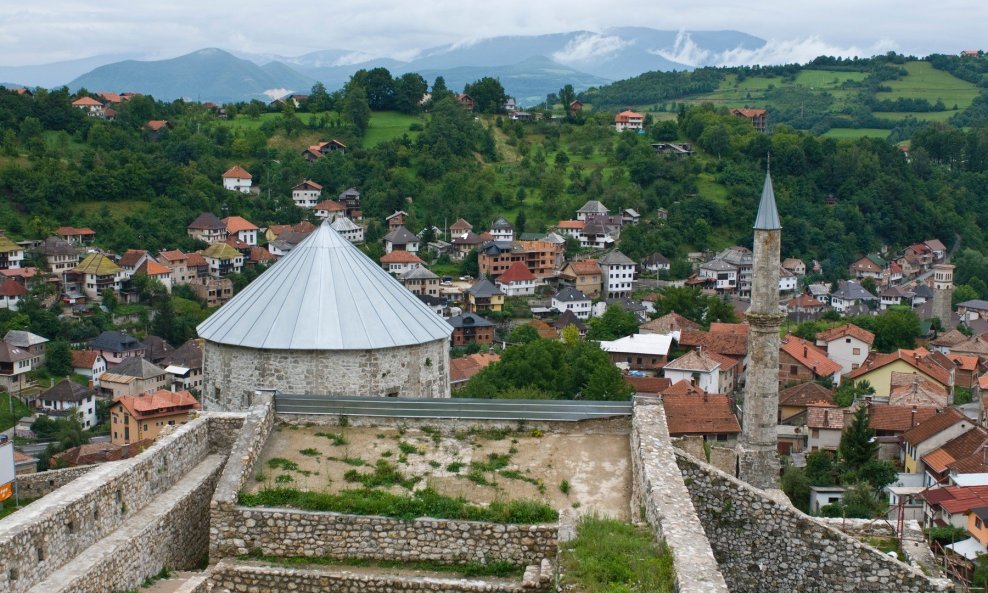Harun Čelenka trenutačno živi i radi u Travniku