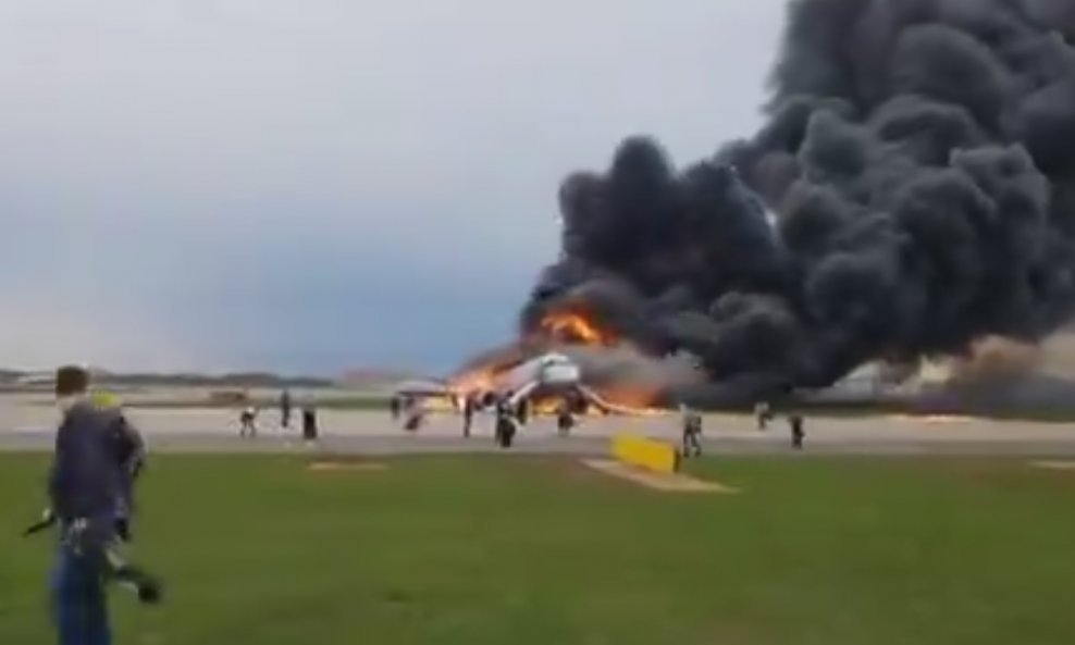Ruski zrakoplov srušio se zbog udara munje
