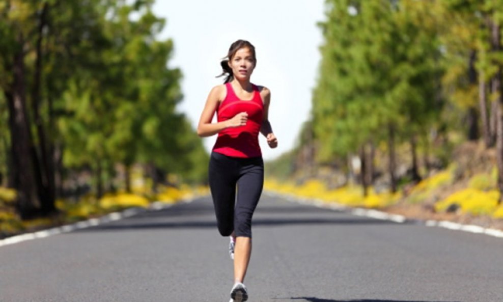 žena trčanje vježbanje