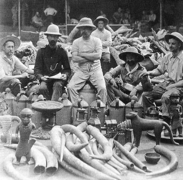 Nigerija: Britanski vojnici s ukradenim blagom u Beninu 1897.