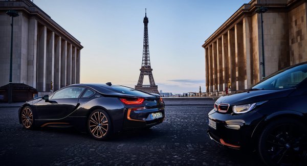 BMW i3s Edition RoadStyle (desno) i i8 Ultimate Sophisto Edition (lijevo)