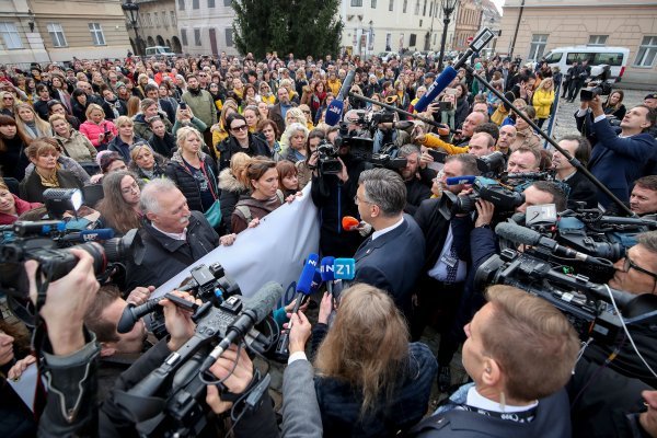 Premijer Andrej Plenkovića ispred prosvjednika na Markovu trgu 