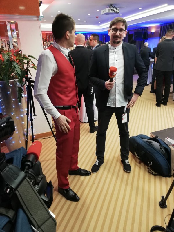 Tomislav Jozić, 21-godišnji Škorin simpatizer (u crvenom)