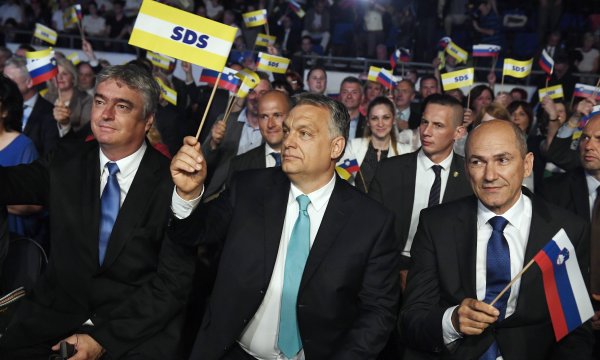 Viktor Orban na predizbornom skupu Janšina SDS-a 2018. godine