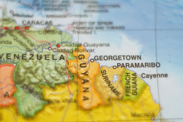 Gvajana je smještena između Venezuele, Brazila i Surinama
