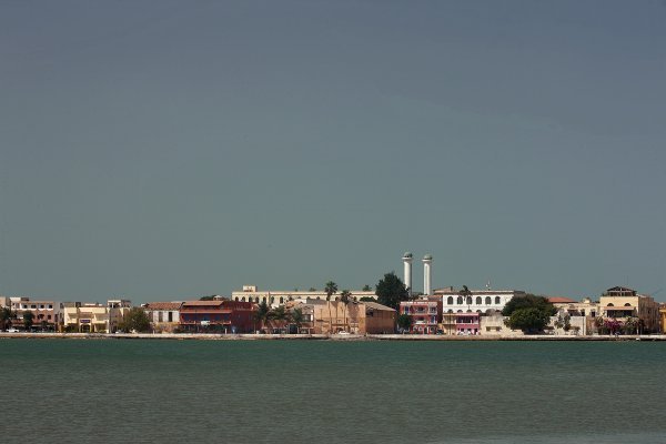 Panorama povijesnog otoka N'dar na rijeci Senegal, jezgre iz koje je kasnije nastao kolonijalni Saint-Louis