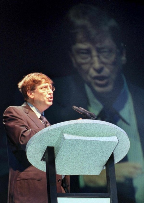 Bill Gates 1999., kad je objavio svoju knjigu 'Business @ the Speed of Thought'