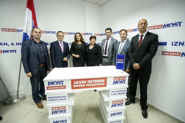 Božo Petrov, Ivan Lovrinović, Drago Prgomet, Tomislav Panenić i Ivan Kovačić 2015. u Zagrebu