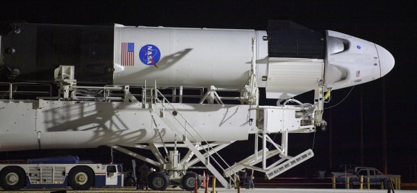 Raketa SpaceX Falcon 9 s kapsulom Crew Dragon spremna je za polijetanje