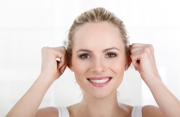 Prije masaže treba se pripremiti, što uključuje i lagano istezanje ušiju