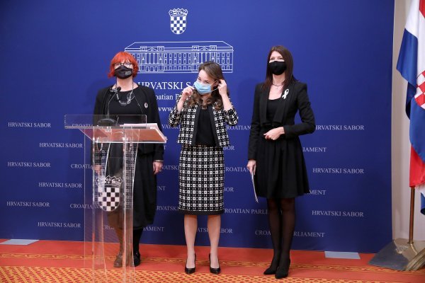 Rada Borić, Marija Selak Raspudić i Sabina Glasovac
