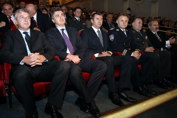 S Rankom Ostojićem, Zoranom Milanovićem, Sašom Perkovićem, Vladom Dominićem i Dragom Lovrićem 2012.