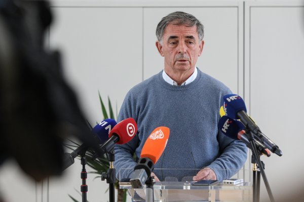 Saborski zastupnik Milorad Pupovac, kojega je šef države opisao 'prljavim', na susretu s novinarima pojavio se u svom dosad najkrhkijem izdanju