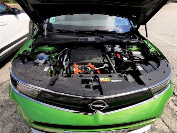 Opel Mokka-e Ultimate snage 100 kW (136 KS)