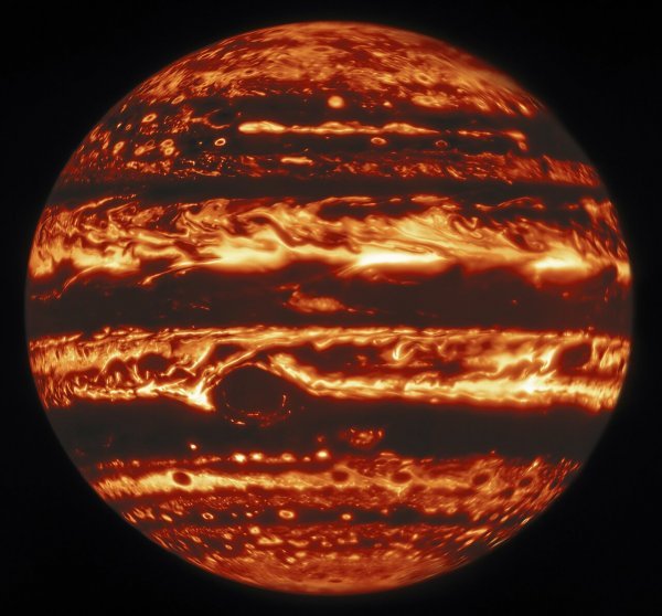 Jupiter u infracrvenom spektru