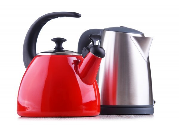 Bez obzira imate li tradicionlni čajnik ili električno kuhalo, redovito skidanje kamenca je jako važno