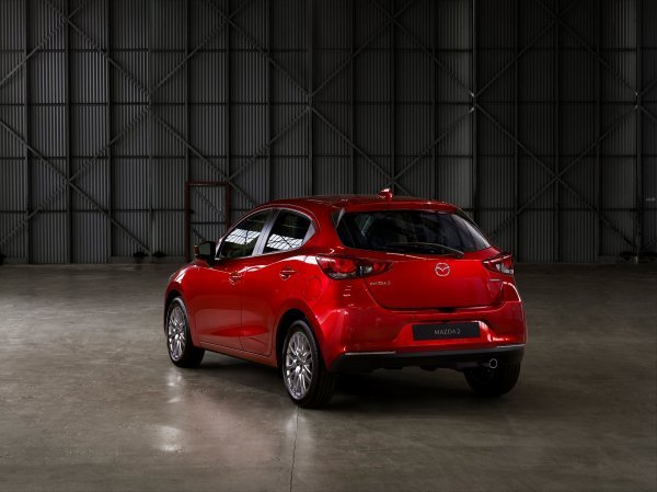 Osvježena Mazda2 za 2022. godinu (Soul Red Crystal)