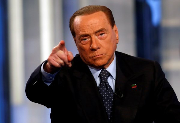 I kontroverzni bivši talijanski premijer Silvio Berlusconi politički je uskrsnuo uslijed Renzijevog referenduma Remo Casilli/Reuters 