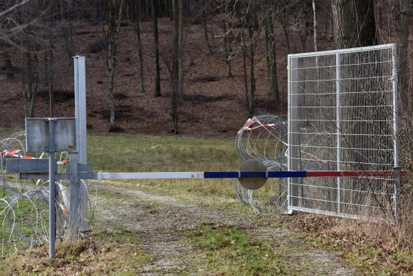 Uređivanjem hrvatsko-slovenske granice niz malih pograničnih prijelaza je zatvoren