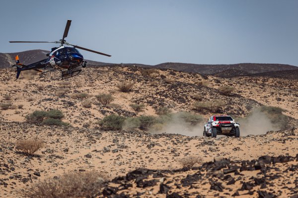 Al-Attiyah s Toyotom GR DKR Hilux T1+ vodi na reliju Dakar 2022 i nakon 8. etape