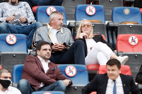 Toni Kukoč i supruga Renata na utakmici Hajduka na Poljudu