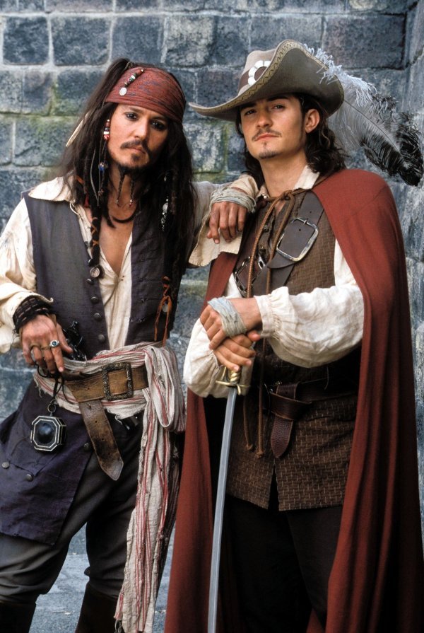 Johnny Depp i Orlando Bloom u filmu 'Pirati s Kariba: Prokletstvo Crnog bisera'