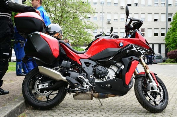Prometna policija nabavila 2 motocikla marke BMW S1000XR, s prikrivenim policijskim obilježjima