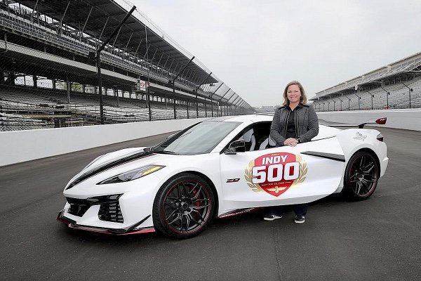 Sarah Fisher, bivša vozačica INDYCAR SERIES-a će voziti službeni Pace Car na ovogodišnjem Indianapolisu 500
