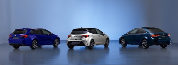 Toyota najavljuje novu Corollu za 2023.: Touring Sports (lijevo), GR Sport i limuzina (desno)