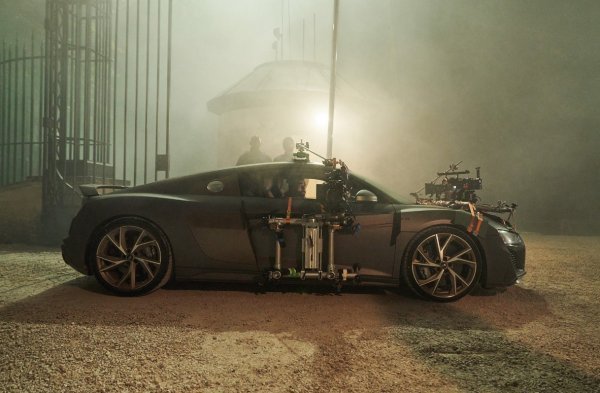 Audi se udružio s Netflixom na filmu 'Sivi čovjek': Audi R8 V10