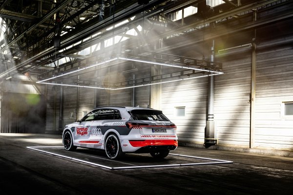 Audi pokazao prototip osvježenog e-trona