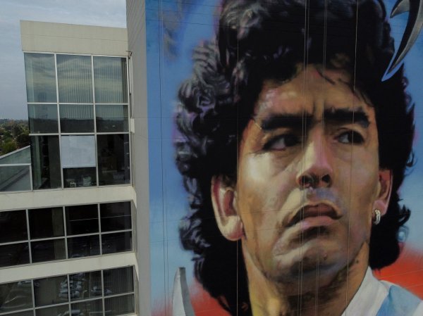 Najnoviji mural posvećen Diegu Maradoni u predgrađu Buenos Airesa autora Maxija Bagnasca bit će svečano predstavljen na rođendan velike zvijezde svjetskog nogometa 30. listopada