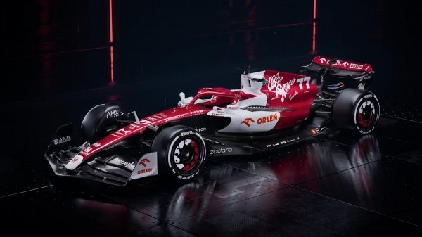 Alfa Romeo F1 Team Orlen C42, je trenutni bolid za sezonu 2022. FIA prvenstva Formule 1