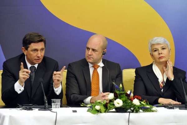 Borut Pahor, švedski premijer Fredrik Reinfeldt i Jadranka Kosor, 2009.