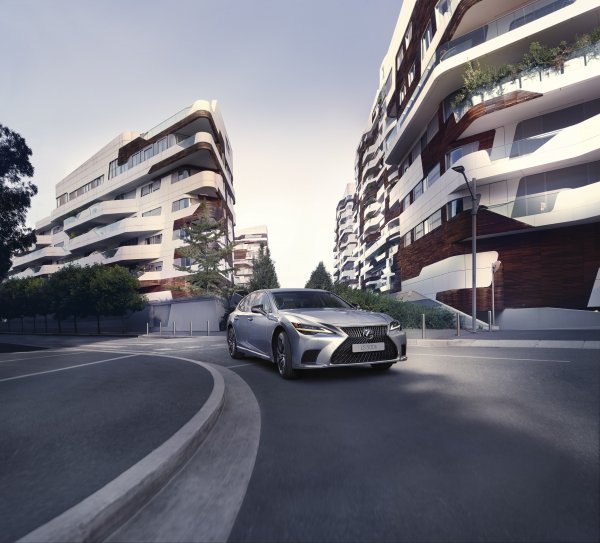 Lexus LS za 2023.