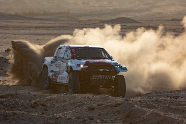 Toyota Gazoo Racing spreman za Dakar 2023.; Ažurirani i još brutalniji GR DKR Hilux T1+