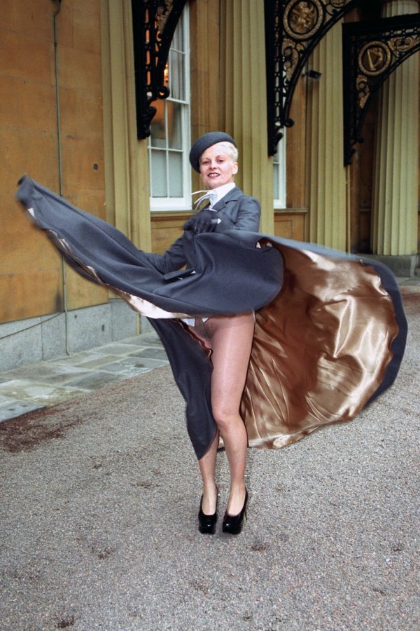 Vivienne Westwood u Buckinghamskoj palači