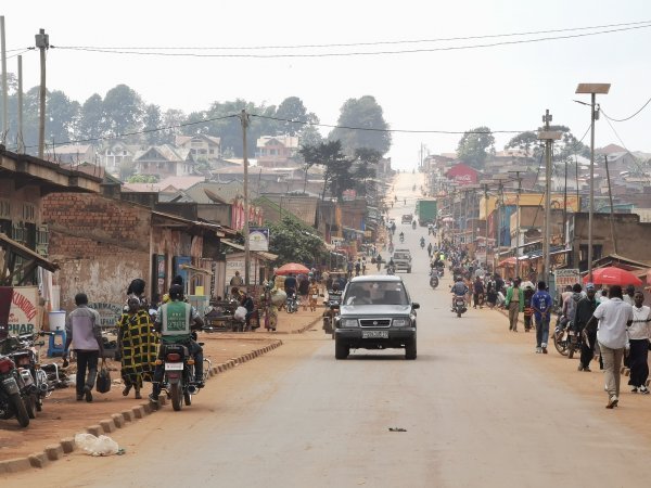 Butembo je grad u Sjevernom Kivuu, u sjeveroistočnoj Demokratskoj Republici Kongo. Kontroliraju ga paravojne skupine, a Ivančić ondje svraća od 2010. godine