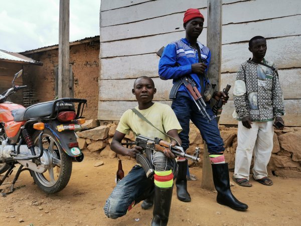 Ivančić među kongoanske pobunjenike ulazi bez glomazne filmske opreme i prateće ekipe. Svoje dokumentarce snima smobilnim telefonom iz ruke, u maniri ranih francuskih dokumentarista