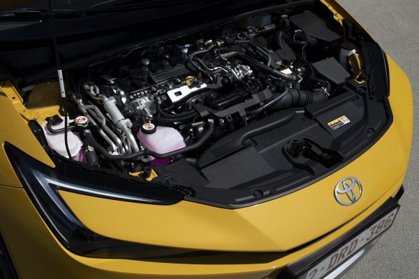 Toyota Prius Plug-in Hybrid 220